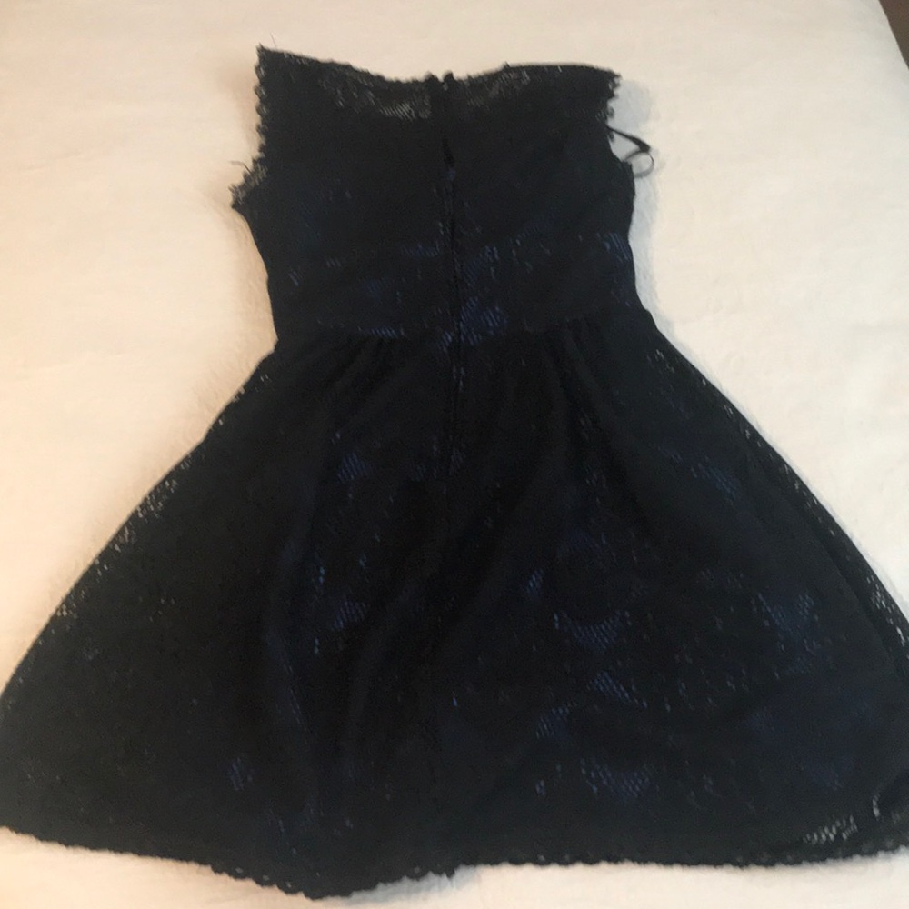 Dress - Picture 7 of 7